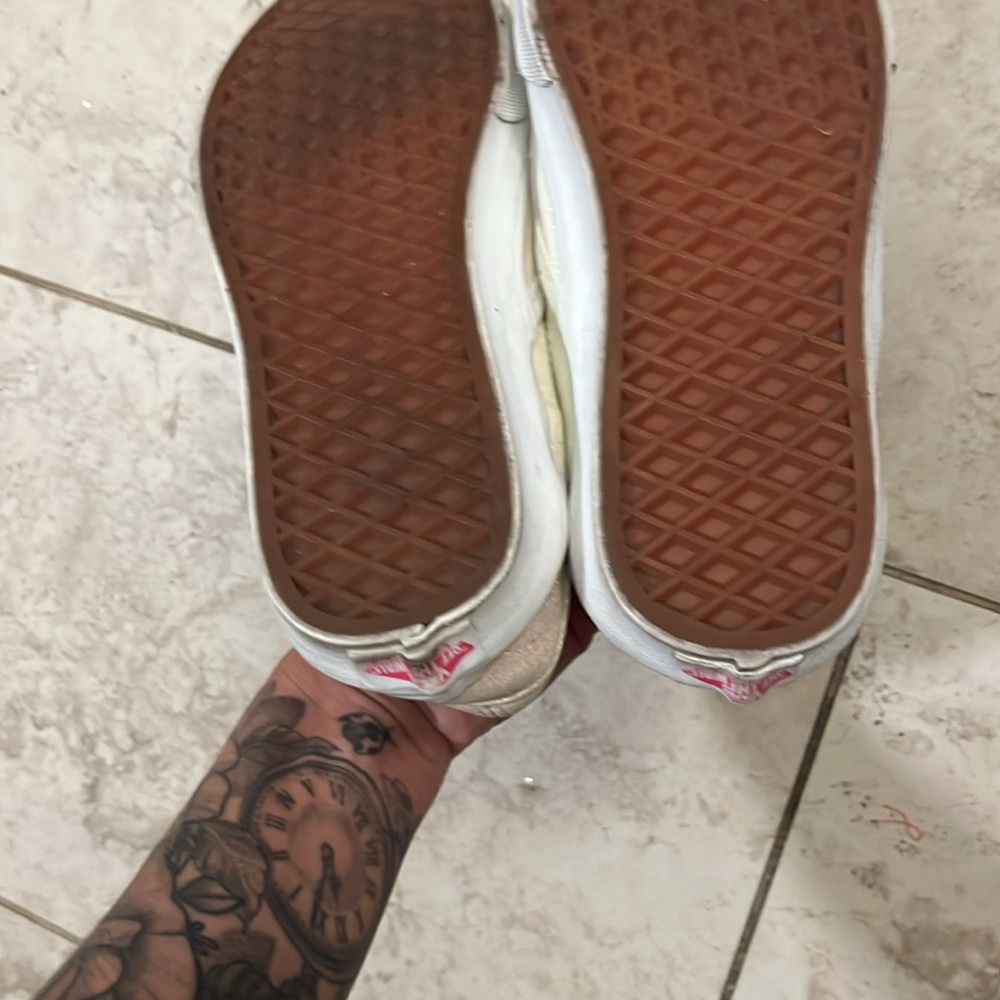 Vans - Picture 2 of 3